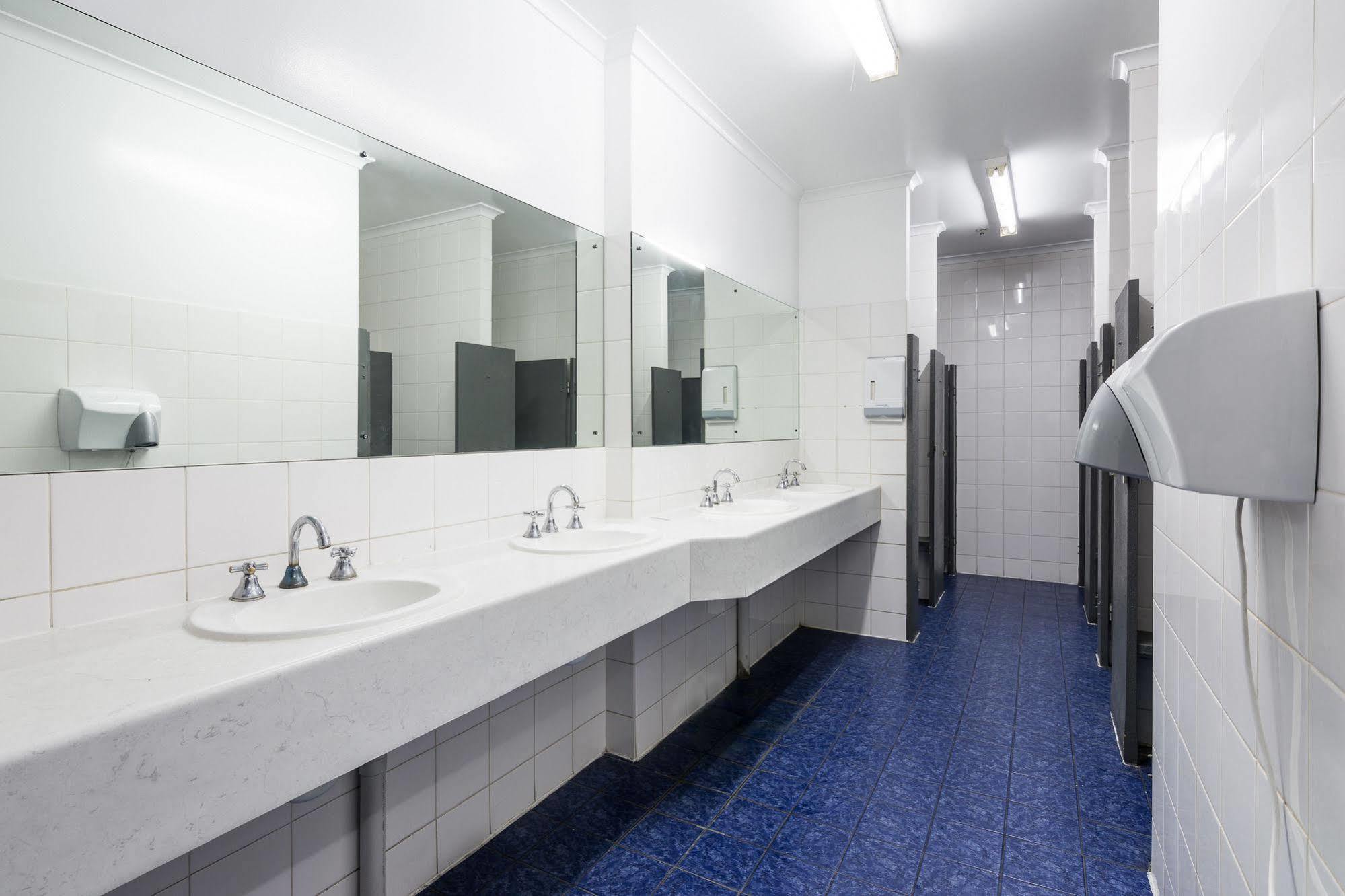 Blue Galah International Backpackers Hostel Adelaide Esterno foto